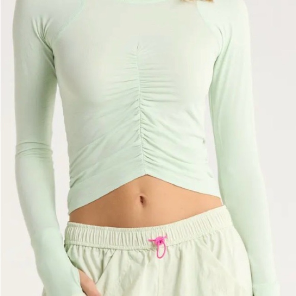 FREE PEOPLE MOVEMENT
Tempo Ruched Long Sleeve Pullover Top - Cactus